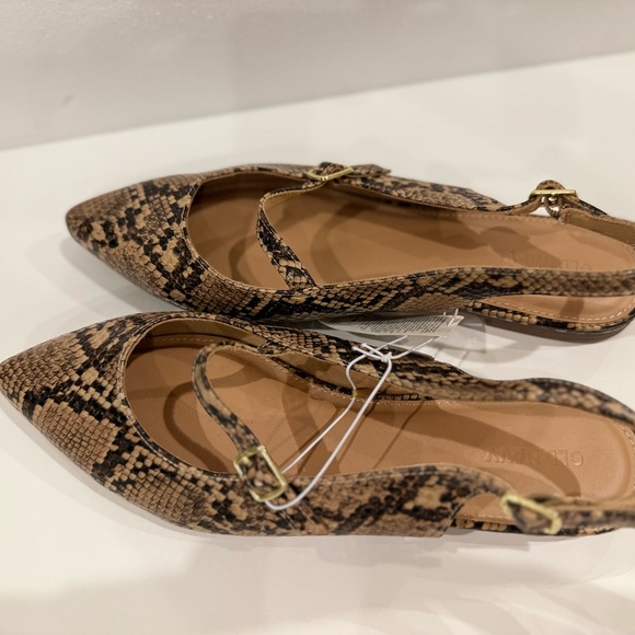 Old Navy Brown Pointed Toe Flats - Picture 2 of 10